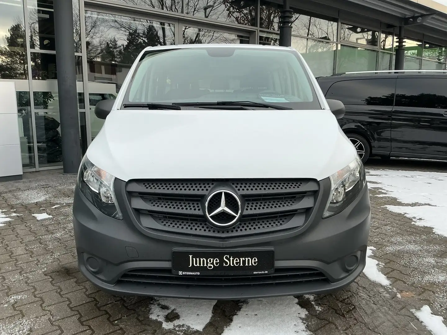 Mercedes-Benz Vito Vito 114 CDI Tourer PRO Lang Navi/Klima/Sitzhzg. Weiß - 2