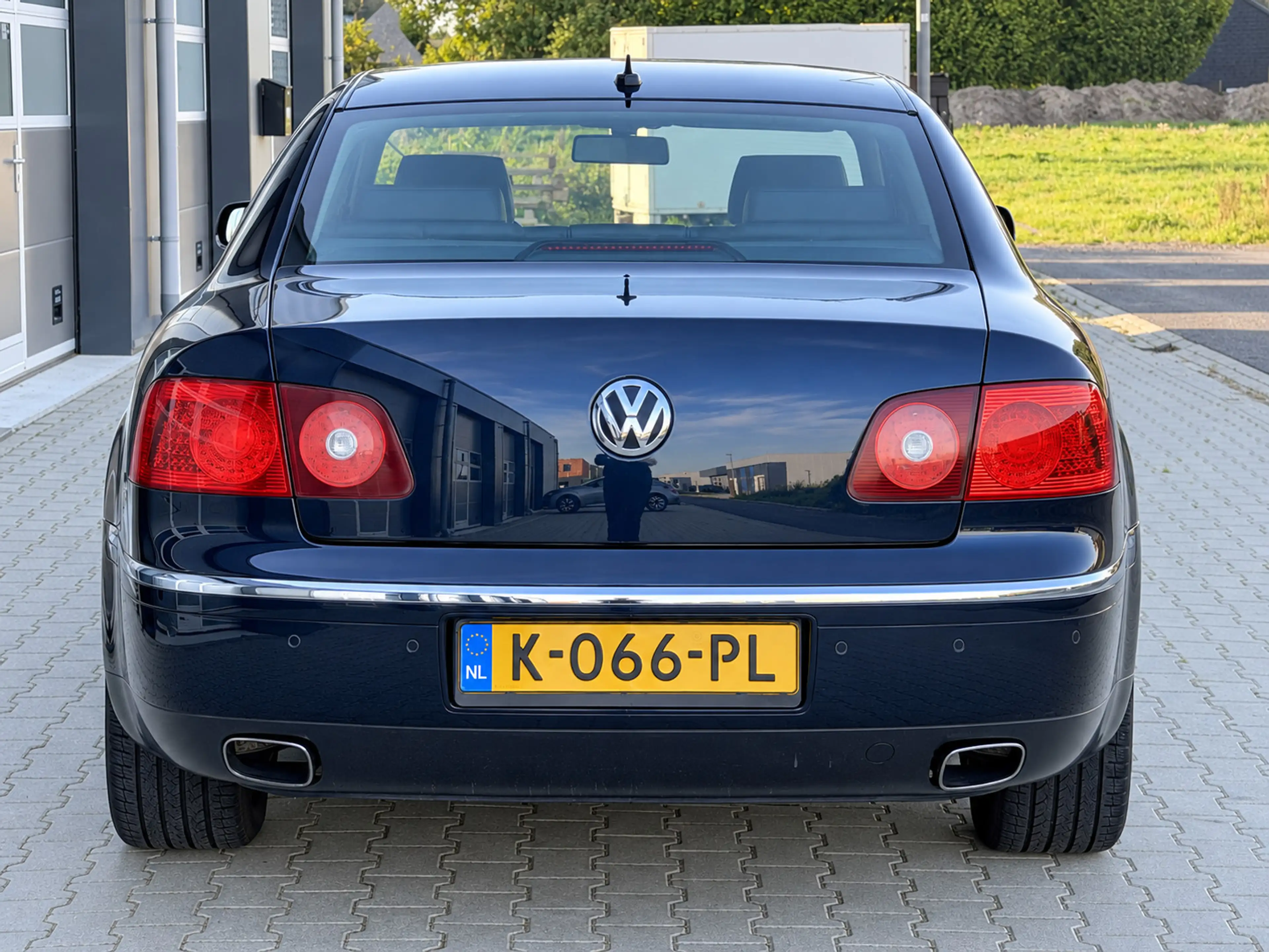 Volkswagen Phaeton 4.2 V8 Highline Facelift | 4-persoons | Luchtverin — photo 6