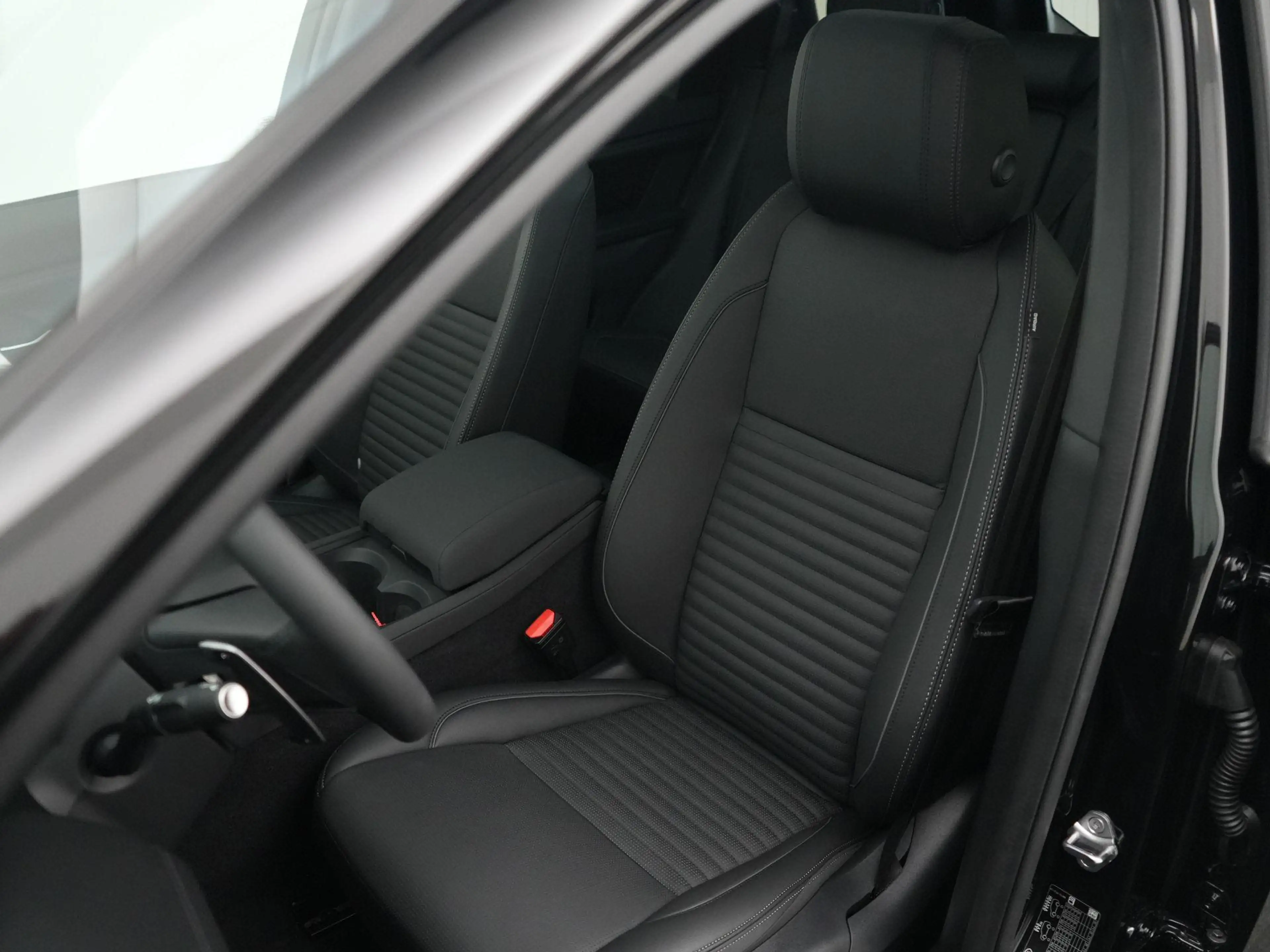 Land Rover Discovery Sport 1.5 P270e PHEV Dynamic S | Trekhaak| Convenience P — photo 8