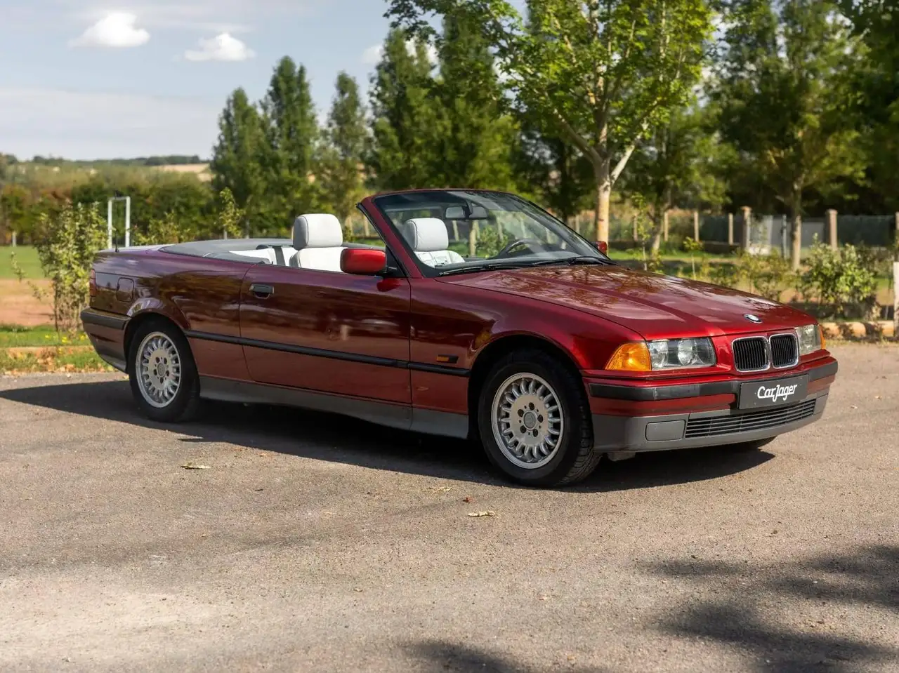 BMW 318i, foto 1