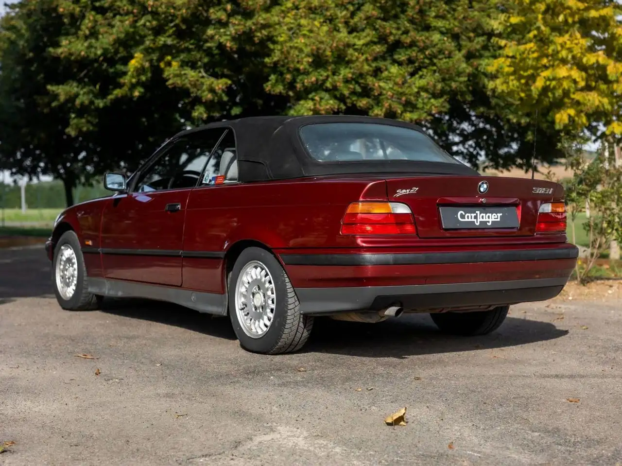 BMW 318i, foto 2