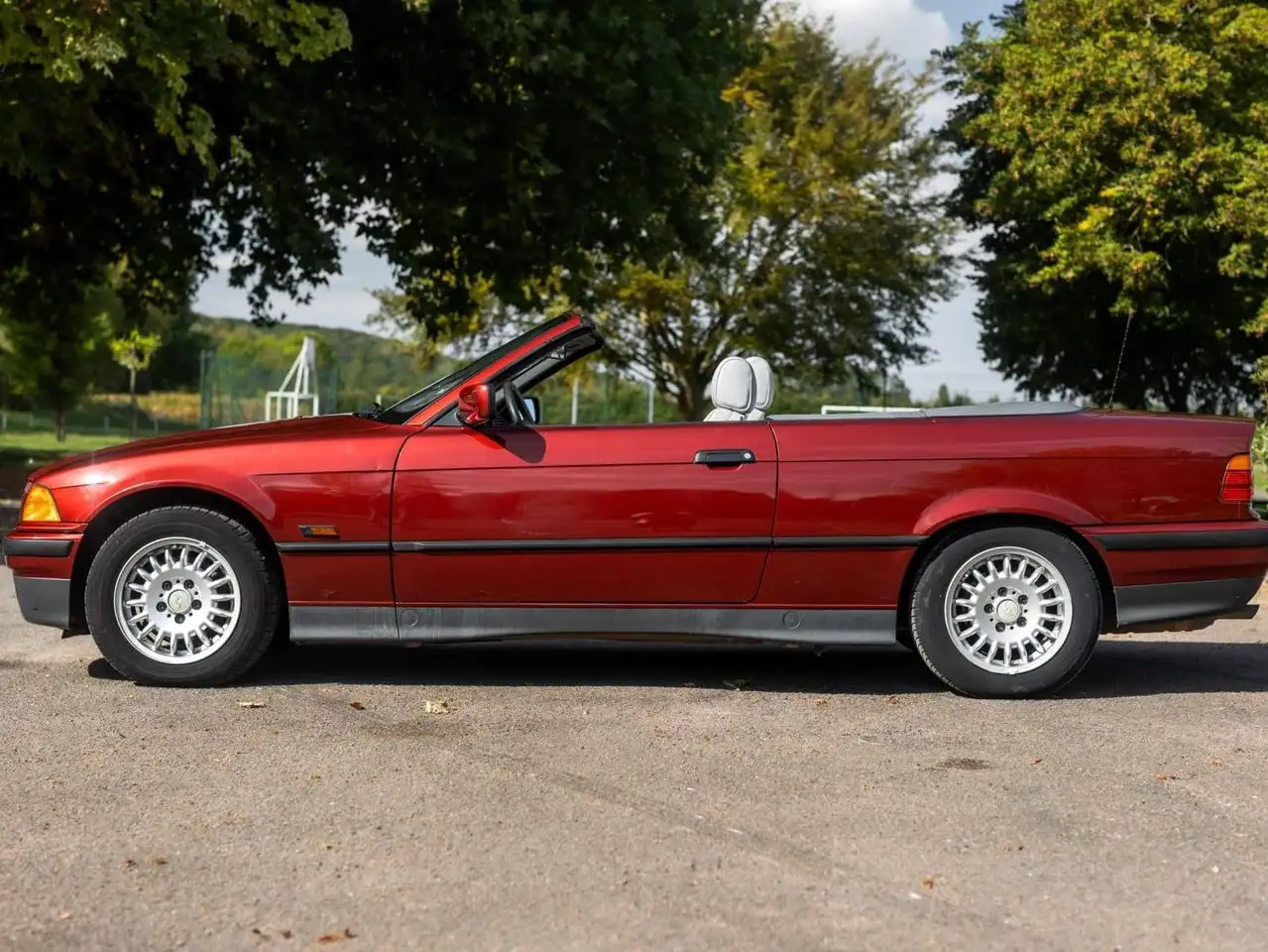 BMW 318i, foto 8