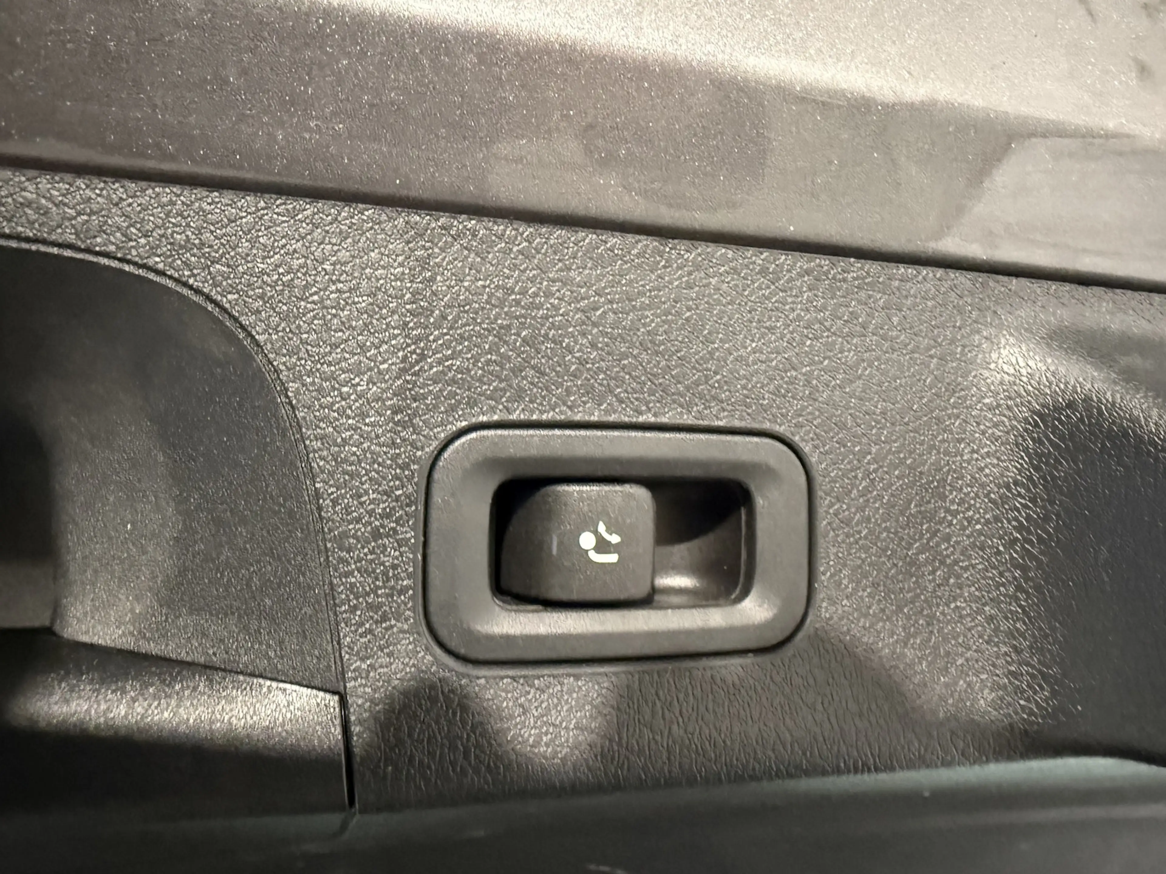 Mercedes-Benz CLA 220 /NAVI/LED/AHK/ — photo 8
