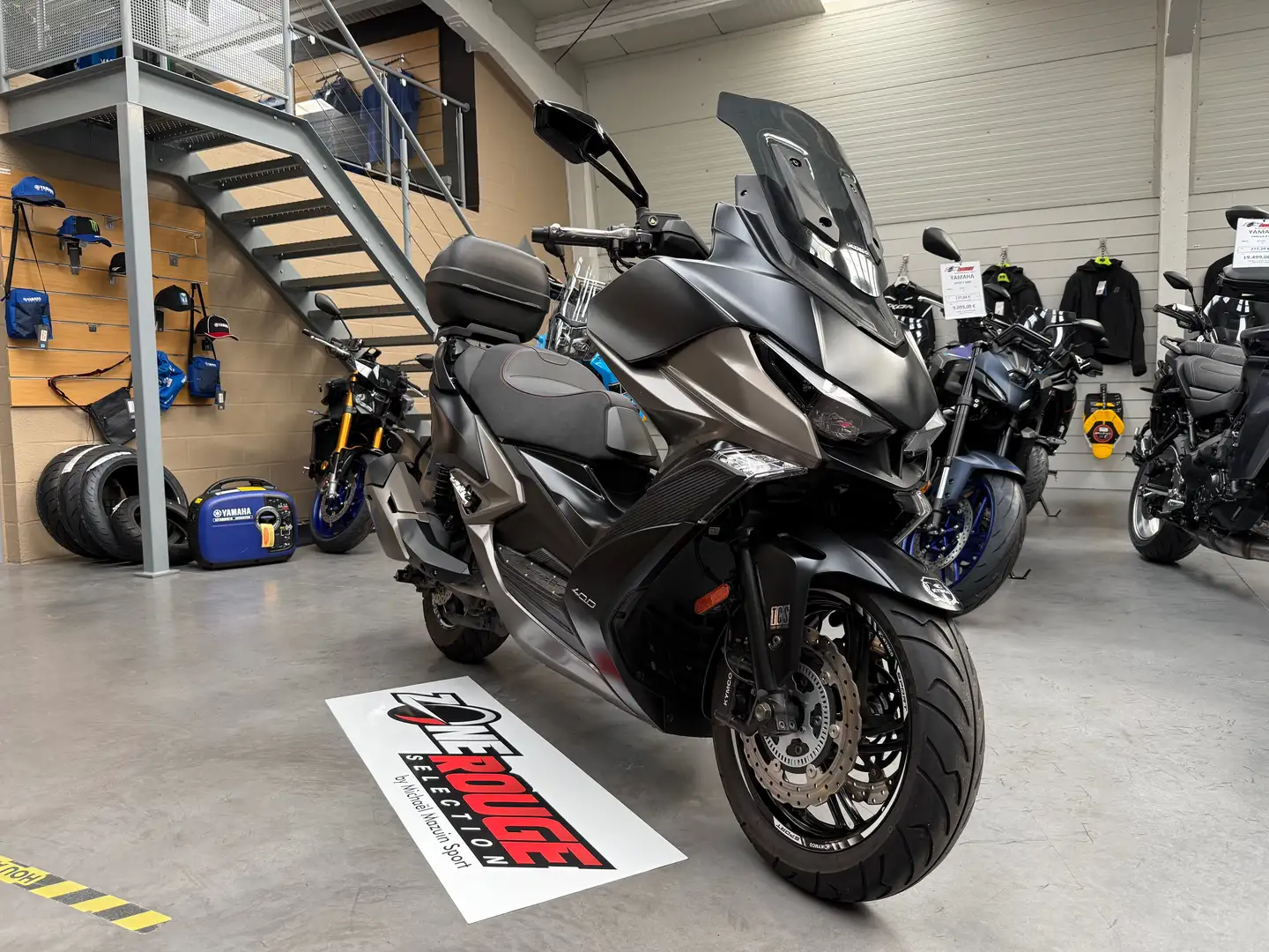 Kymco Xciting 400i 84,48€ / Mois * Schwarz - 1