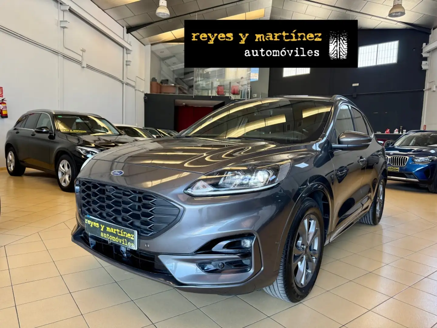 Ford Kuga 1.5 EcoBlue ST-Line X FWD 120 Gris - 1