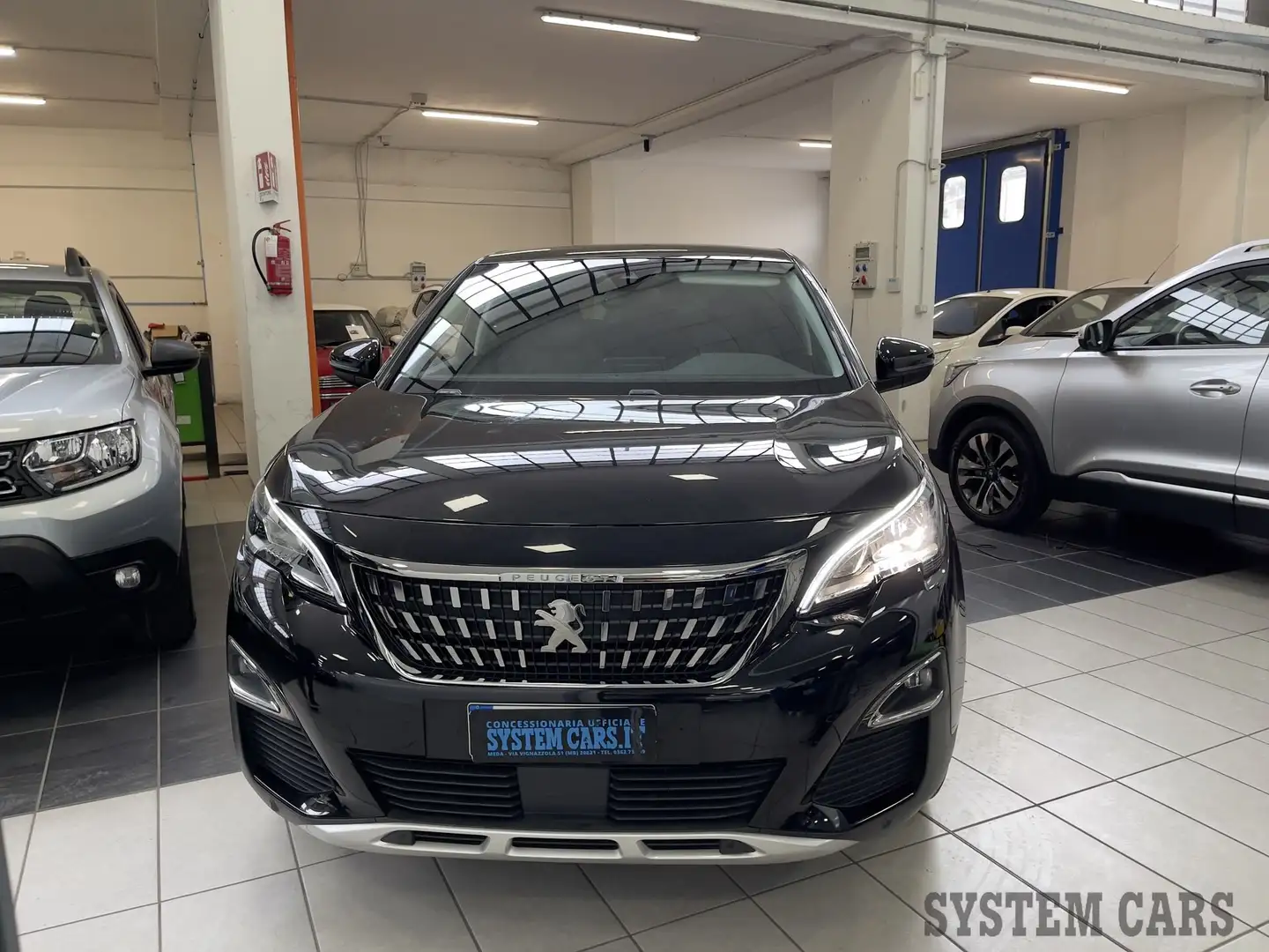 Peugeot 3008 PureTech Turbo 130 EAT8 S&S Allure Schwarz - 2