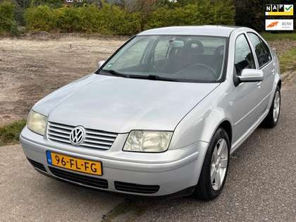 Volkswagen Bora 1.6 Trendline ECC Audio-CD/MP3 Sportstoelen Electr