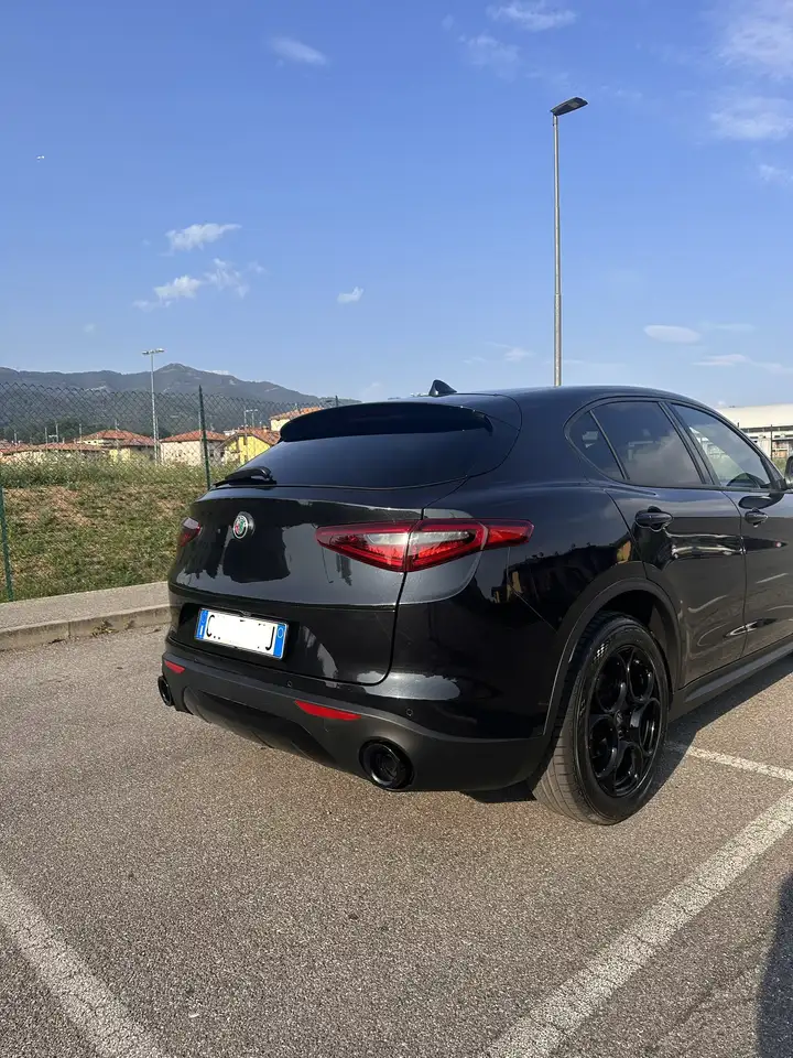 Alfa Romeo Stelvio 2021