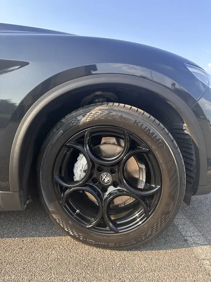 Alfa Romeo Stelvio 2021