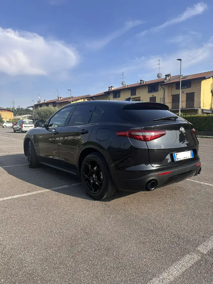 Alfa Romeo Stelvio 2021