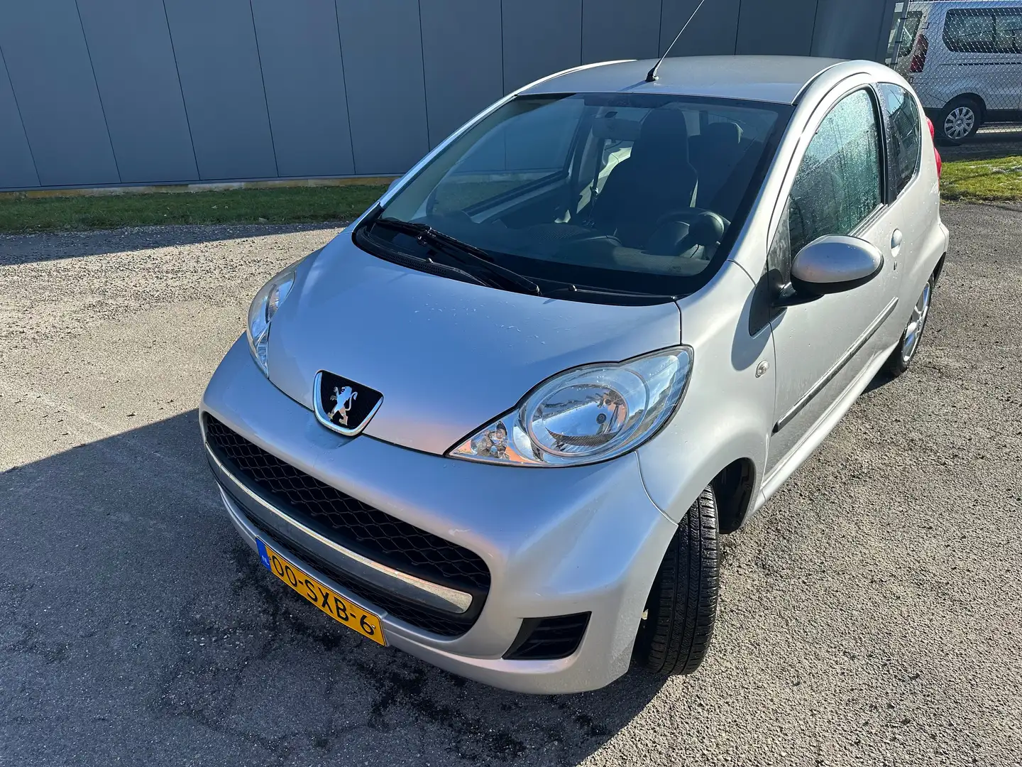 Peugeot 107 107+1.0-12V+XS Argintiu - 1