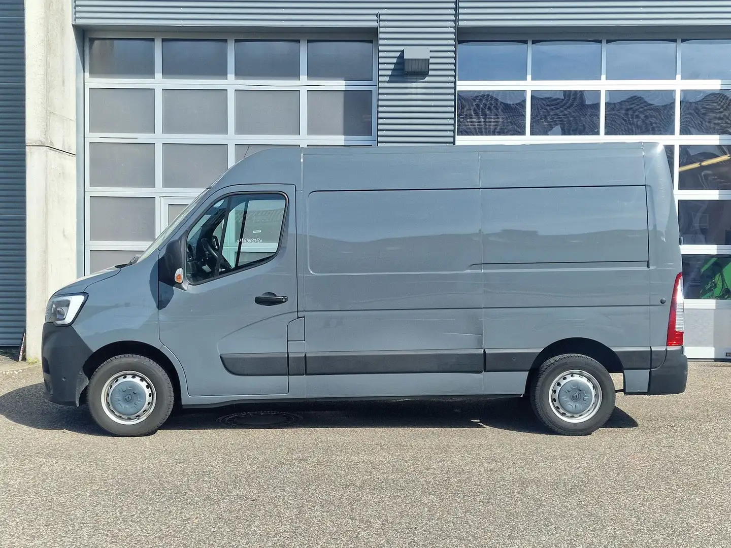 Renault Master L2H2 HKa 3,5t Klima Grau - 2