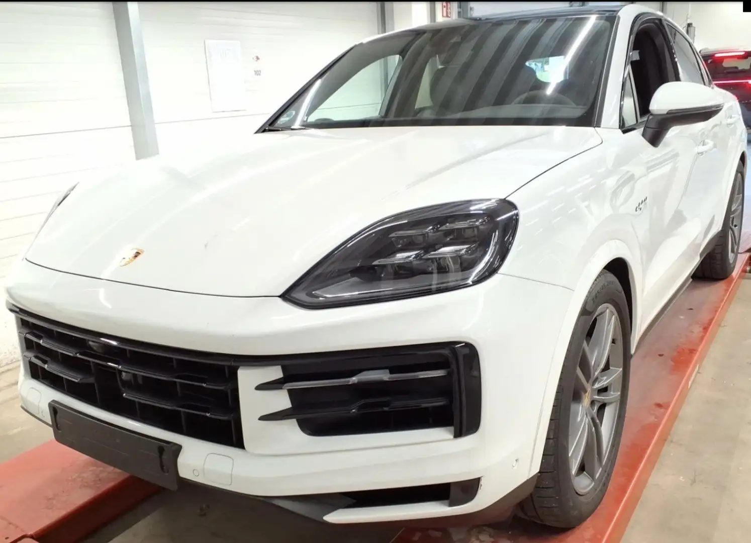 Porsche Cayenne Coupe E-Hybrid*Luft*21"*MATRIX*BOSE*ACC Weiß - 1