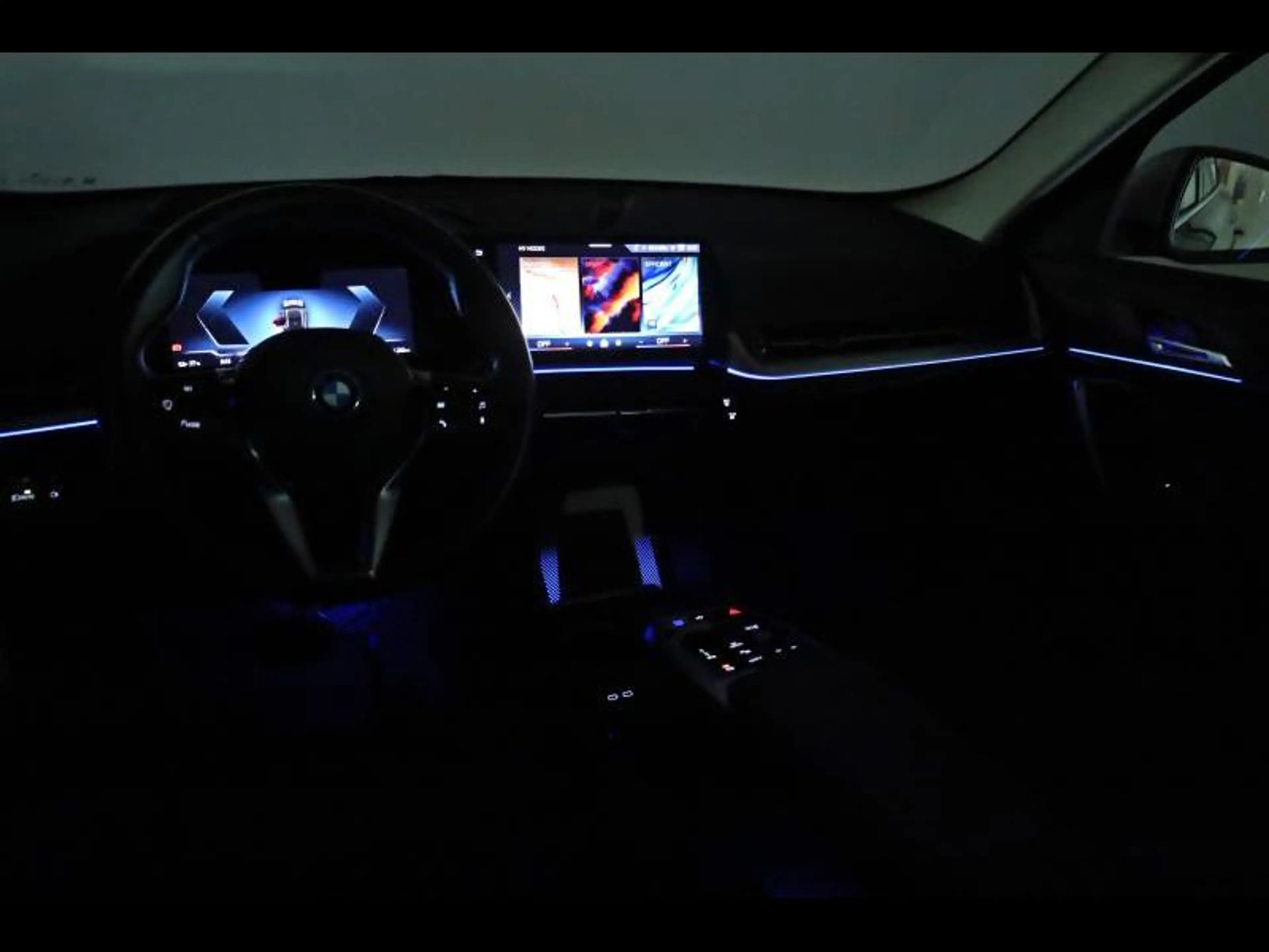 BMW iX1 xDrive30 xLine — photo 12