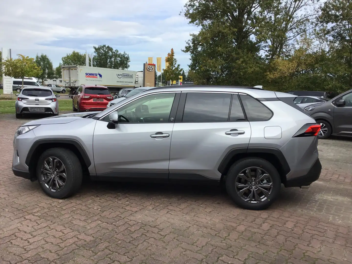 Toyota RAV 4 Silber - 2
