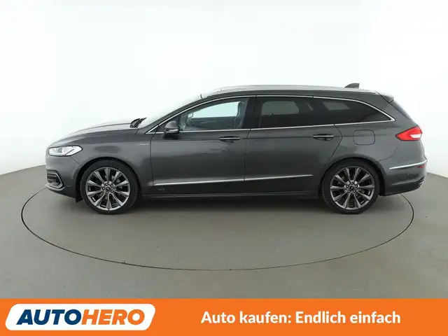 Ford Mondeo view 3