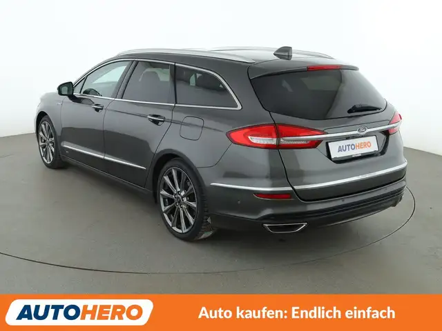 Ford Mondeo view 4