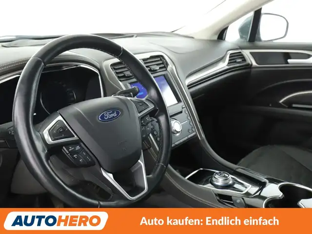 Ford Mondeo view 11
