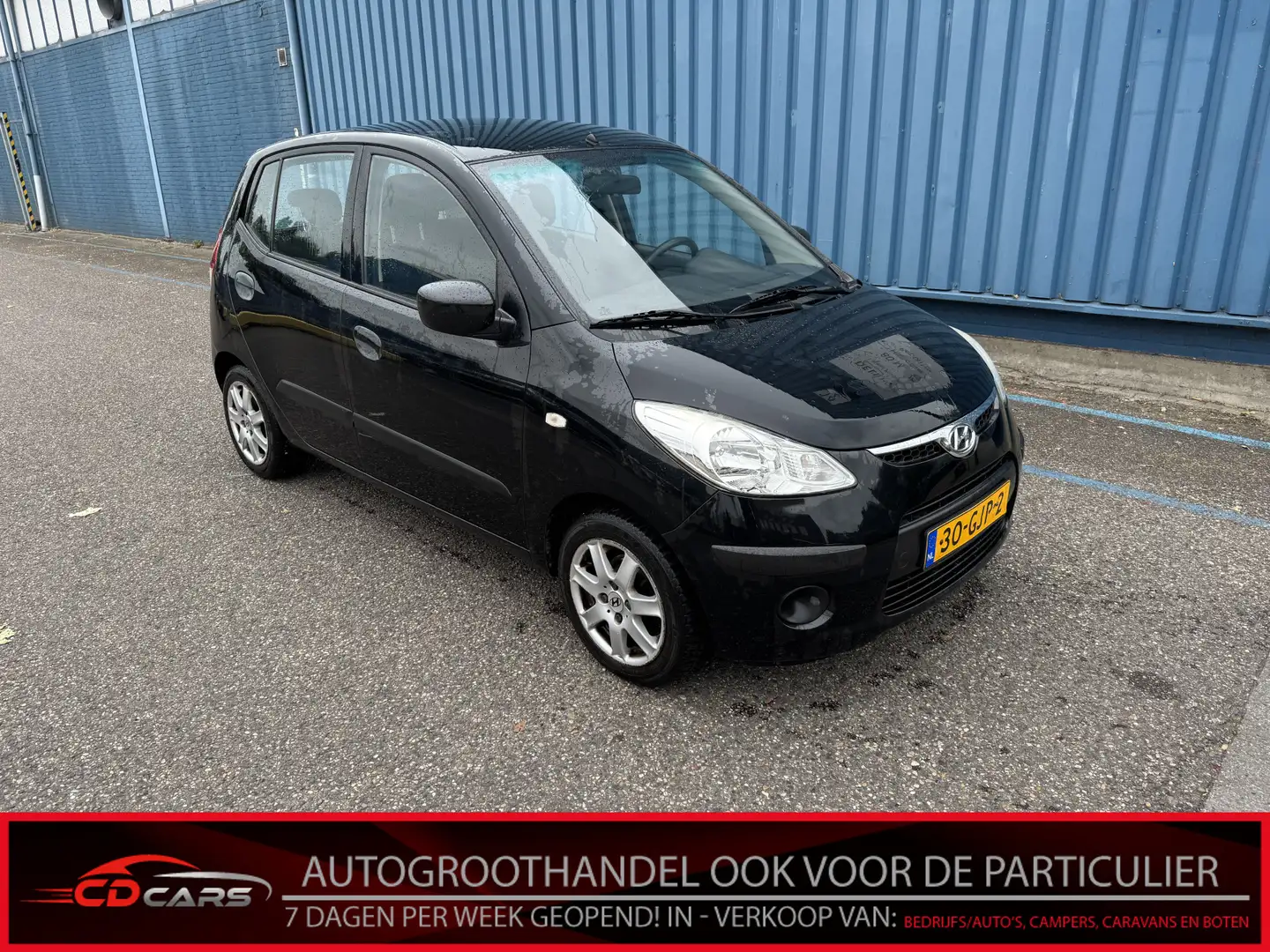 Hyundai i10 1.1 Dynamic Cool Airco, Lichtmetalen velgen, Radio Zwart - 1