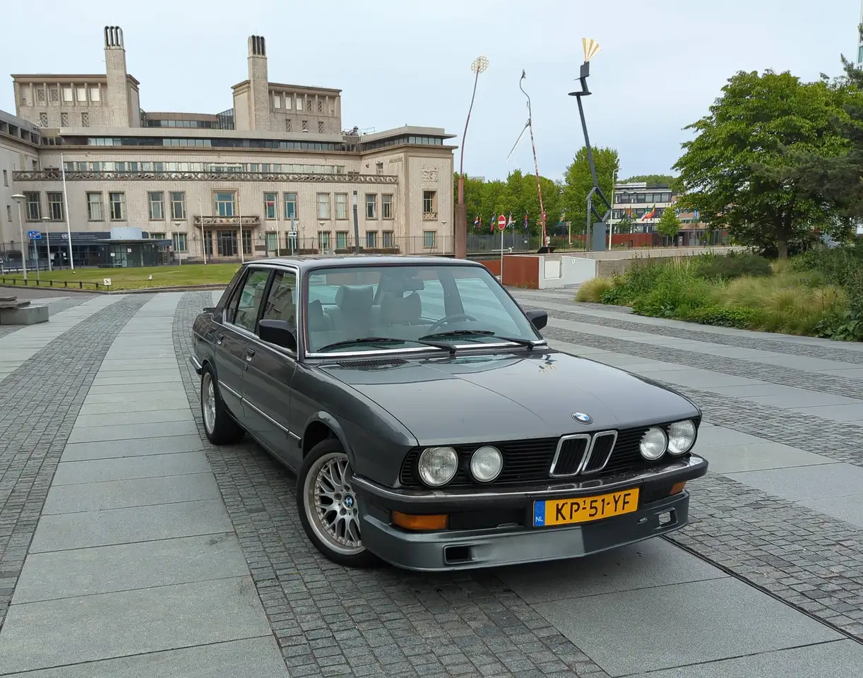 BMW 5 Series 525 1984