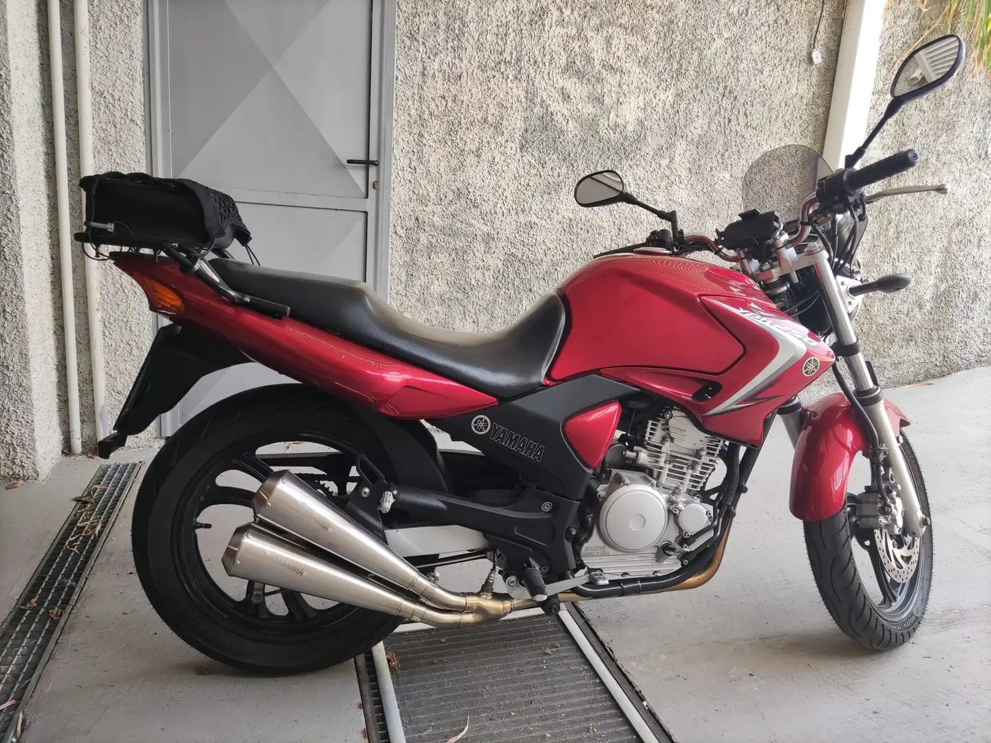 Yamaha YBR 250 Rosso - 2