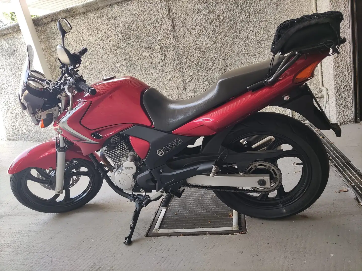 Yamaha YBR 250 Rosso - 1