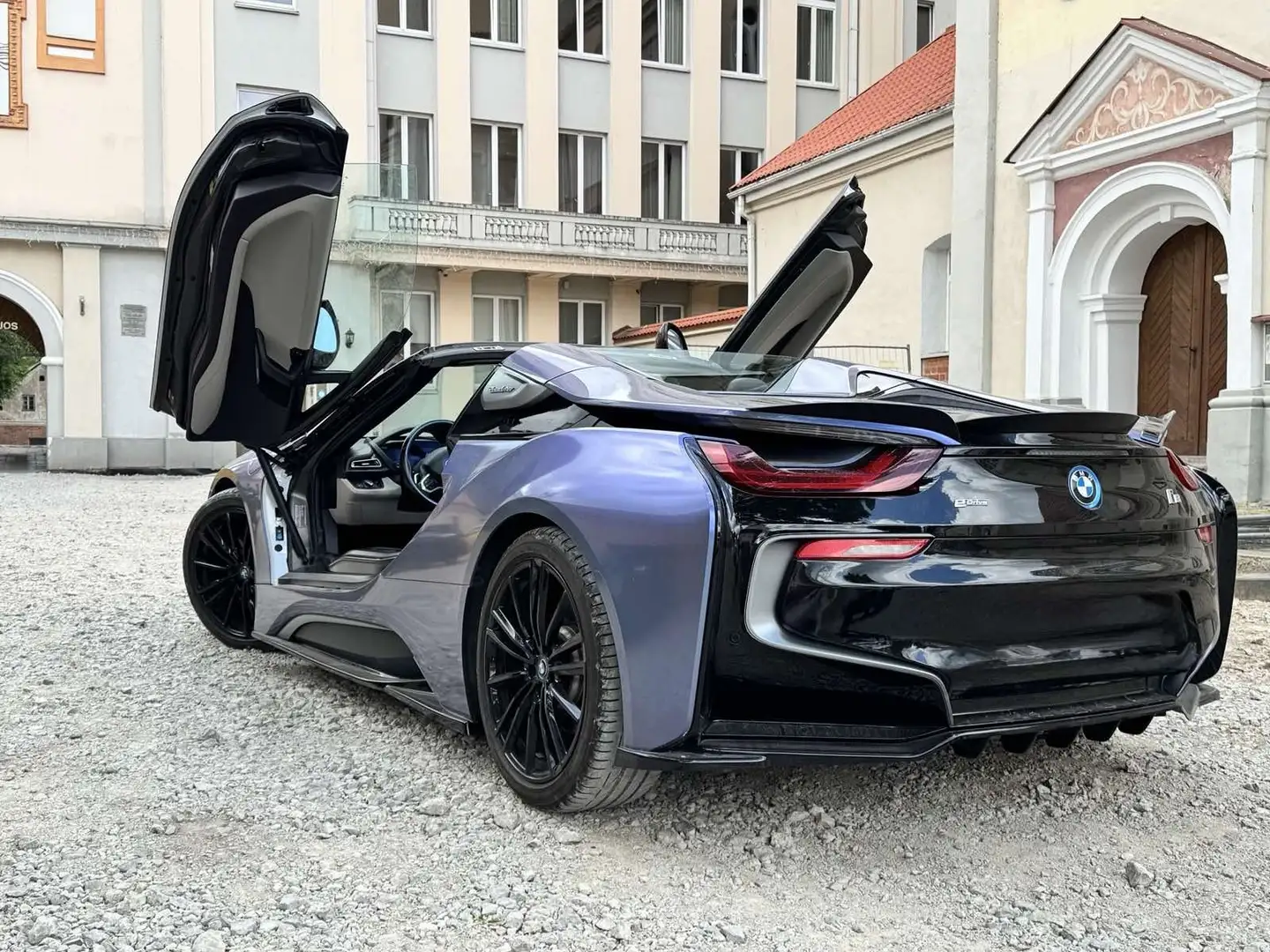 BMW i8 Roadster - 1