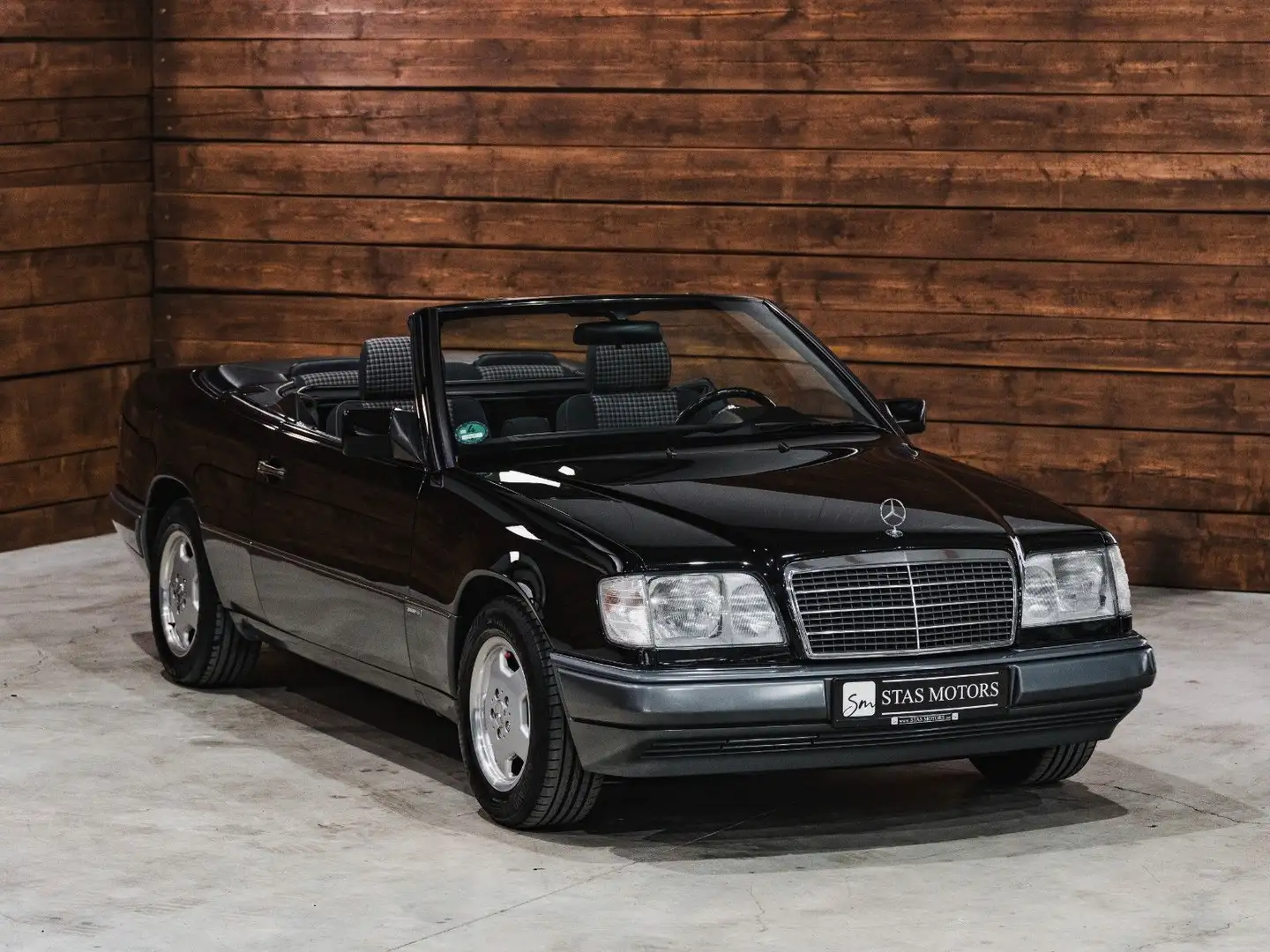 Mercedes-Benz E 220 CABRIOLET A124 HANDSCHALTER*KARO*EURO2*BRD Nero - 2