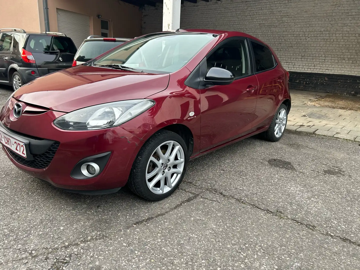Mazda 2 1.3i Sport Navigator 12 mois de garanite Maro - 1