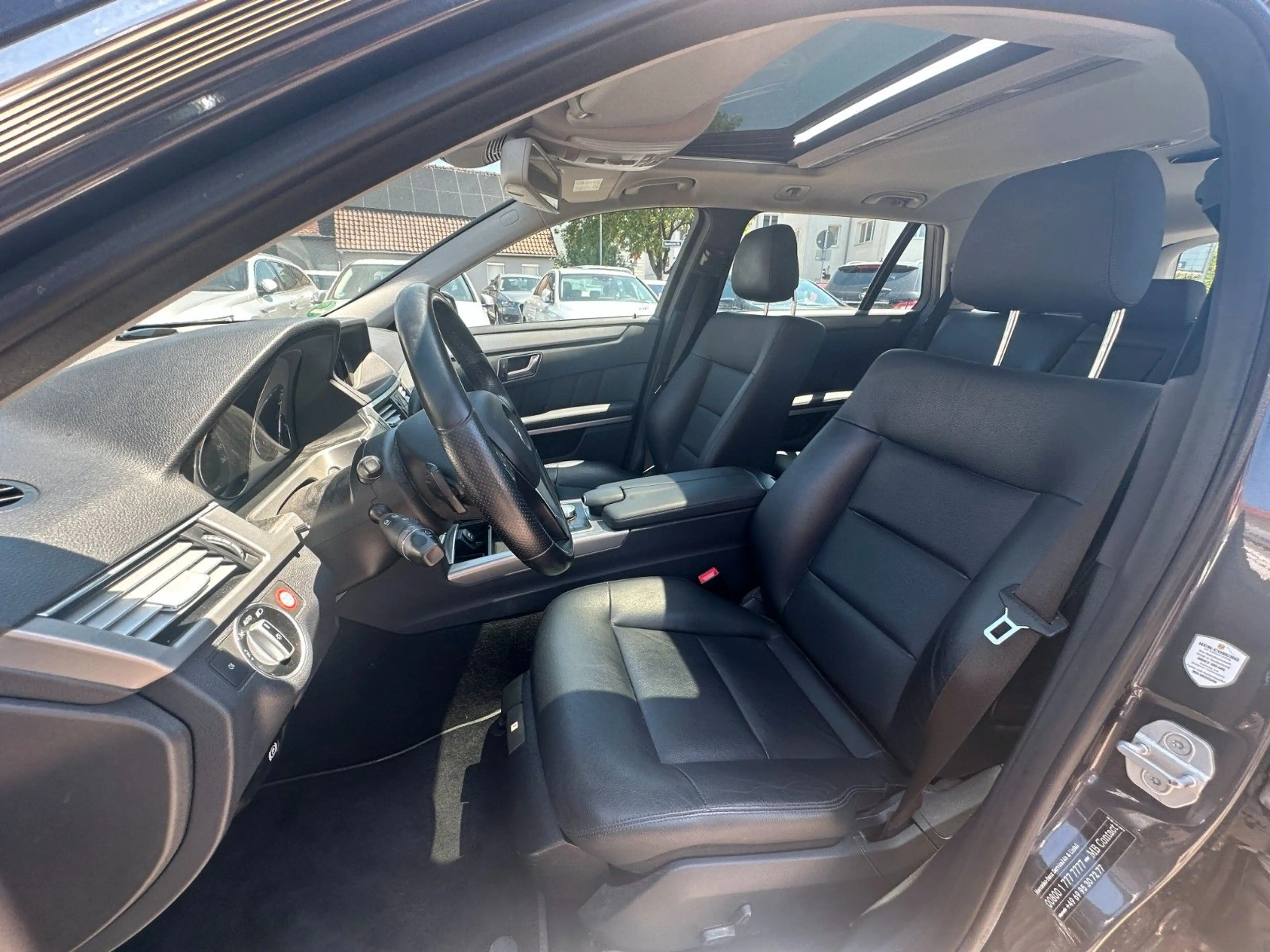 Mercedes-Benz E 350 CDI Avantgarde*7G*S-DACH*COMAND*H&K*LEDER* — photo 11