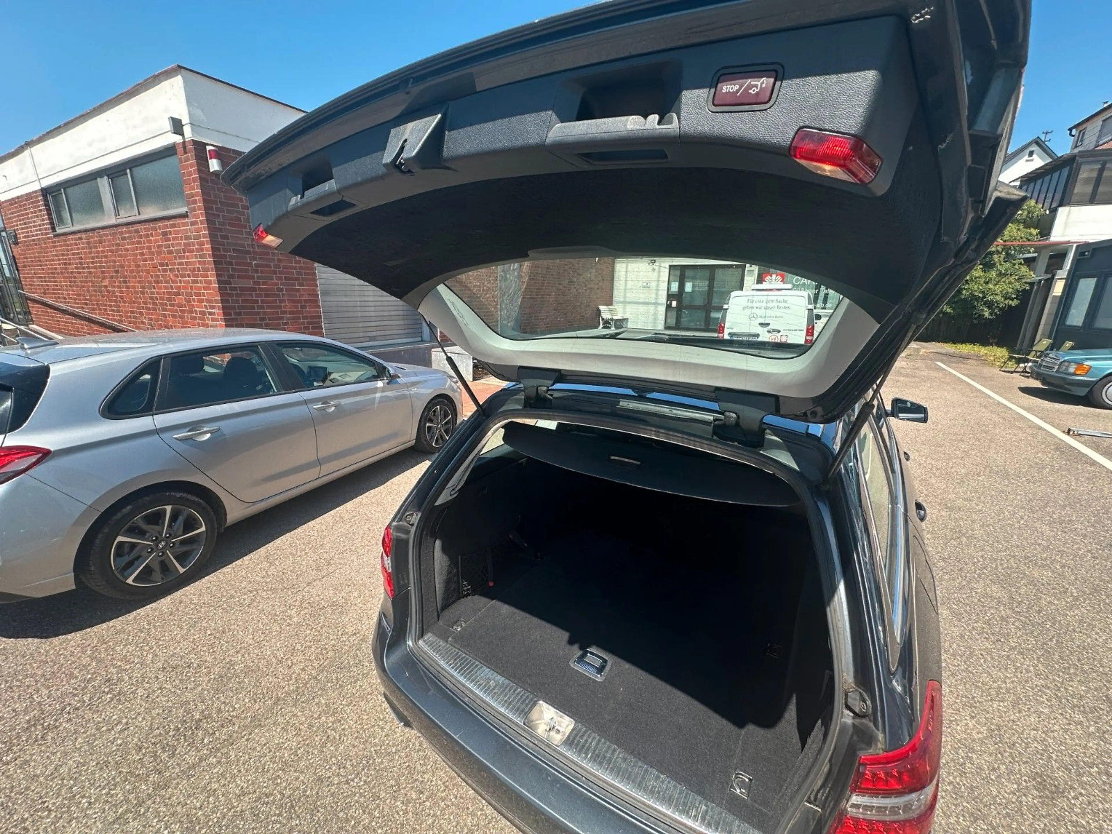 Mercedes-Benz E 350 CDI Avantgarde*7G*S-DACH*COMAND*H&K*LEDER* — photo 6