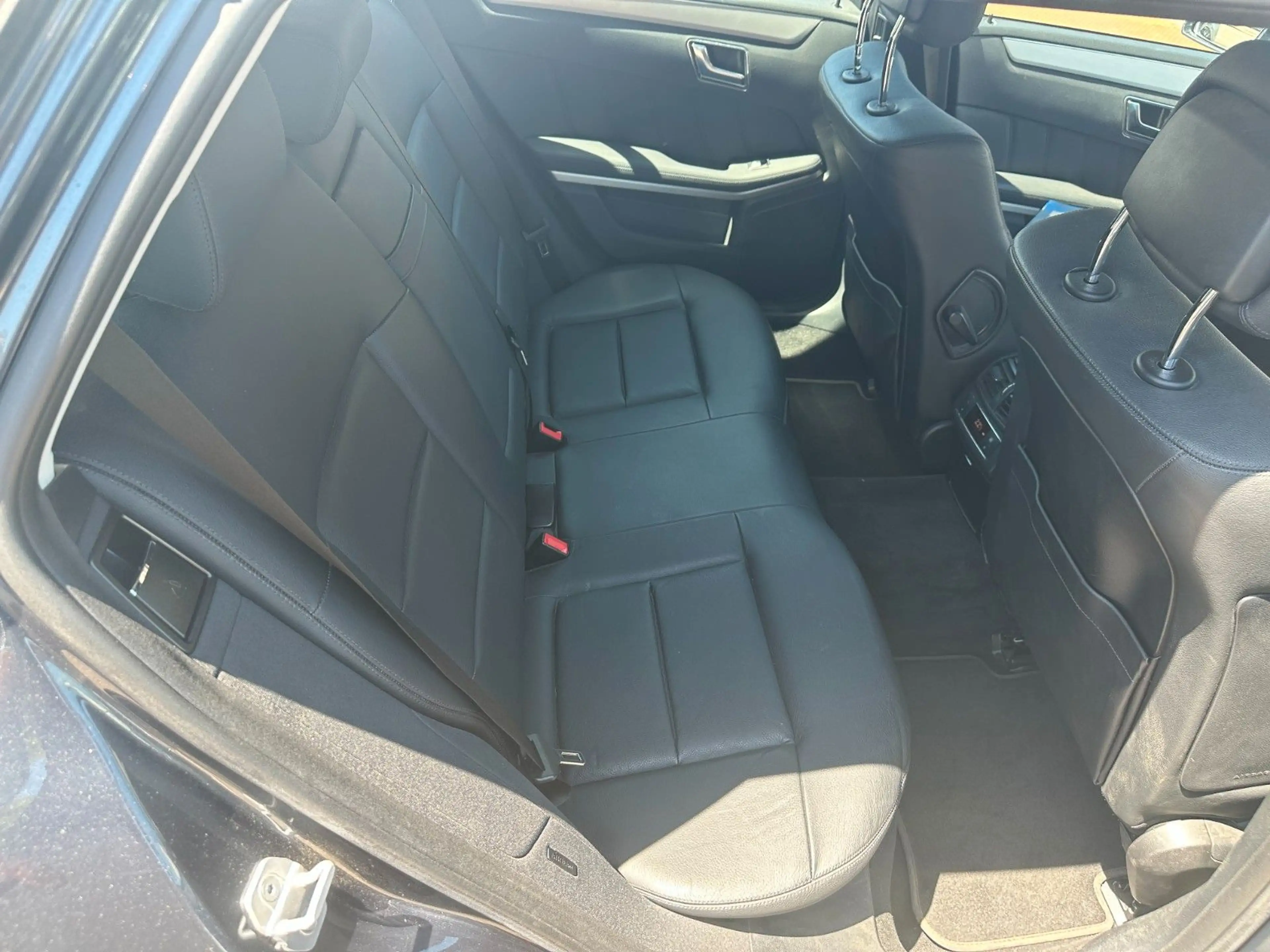 Mercedes-Benz E 350 CDI Avantgarde*7G*S-DACH*COMAND*H&K*LEDER* — photo 12