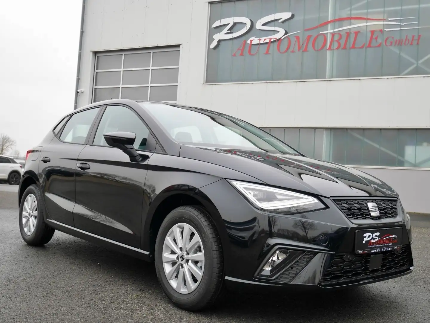 SEAT Ibiza 1.0 TSI"Style"LED+App+Kamera+Sitzheizung Černá - 2