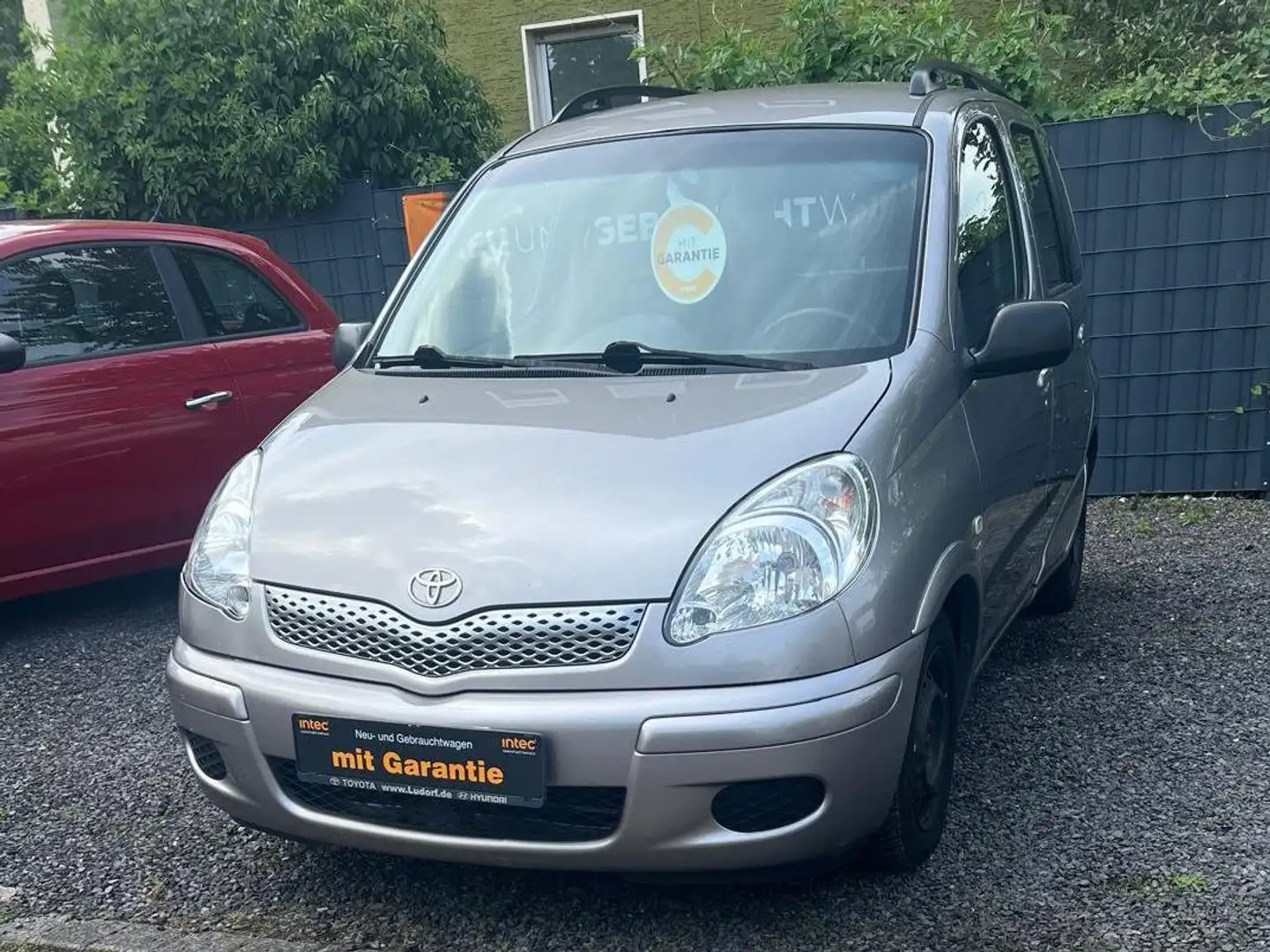 Toyota Yaris 1.3Sol✅GARANTIE✅TÜV/INSPEKTION/1.HAND/KLIMA Gris - 2