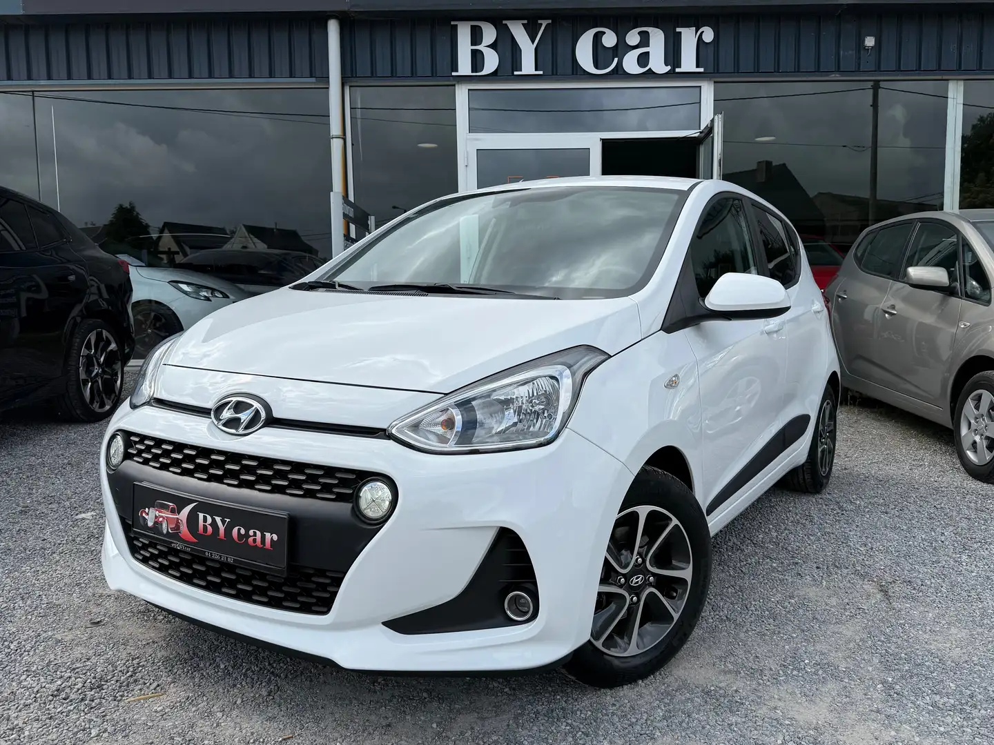 Hyundai i10 1.2i *GARANTIE 2 ANS* ! 26.000KM ! 1 PROPRIETAIRE Blanc - 1