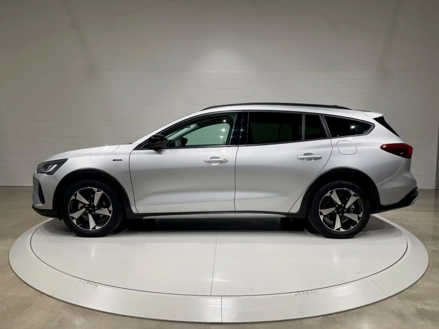 Ford Focus 1.0 EcoBoost Hybrid 125 CV SW Active PREZZO REALE Silber - 2