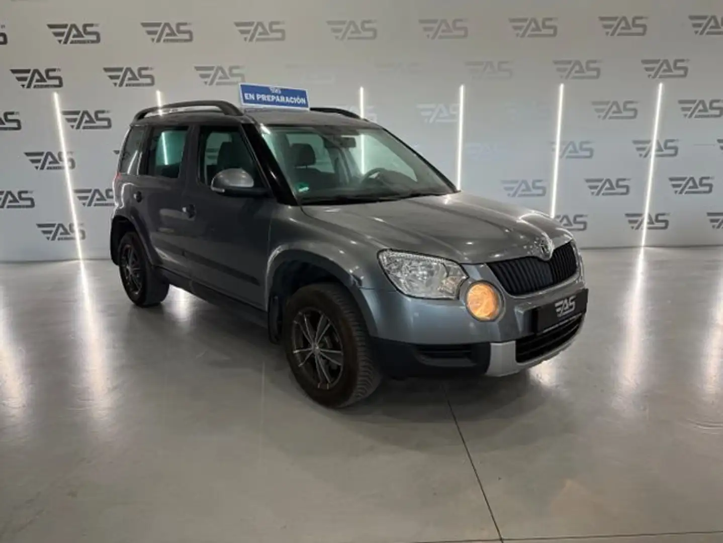 Skoda Yeti 1.2 TSI Ambition 4x2 Gris - 2