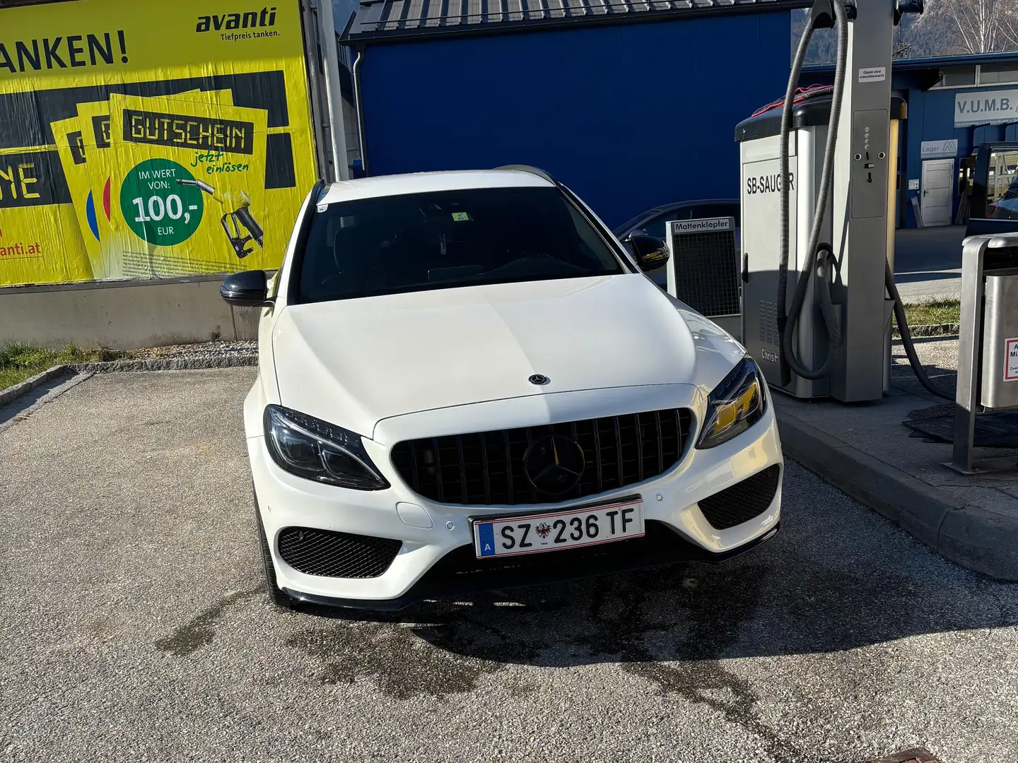Mercedes-Benz C 220 C220d 4Matic AMG-Line Weiß - 2