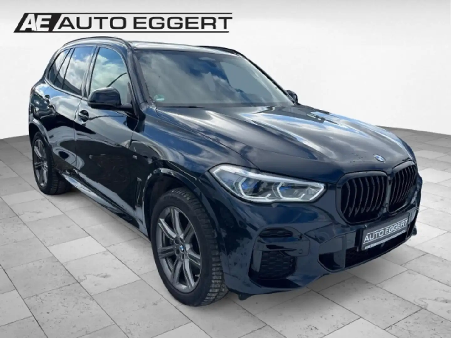 BMW X5 xDrive 40d M Sport HUD StandHZG B&W Navi digitales Schwarz - 1
