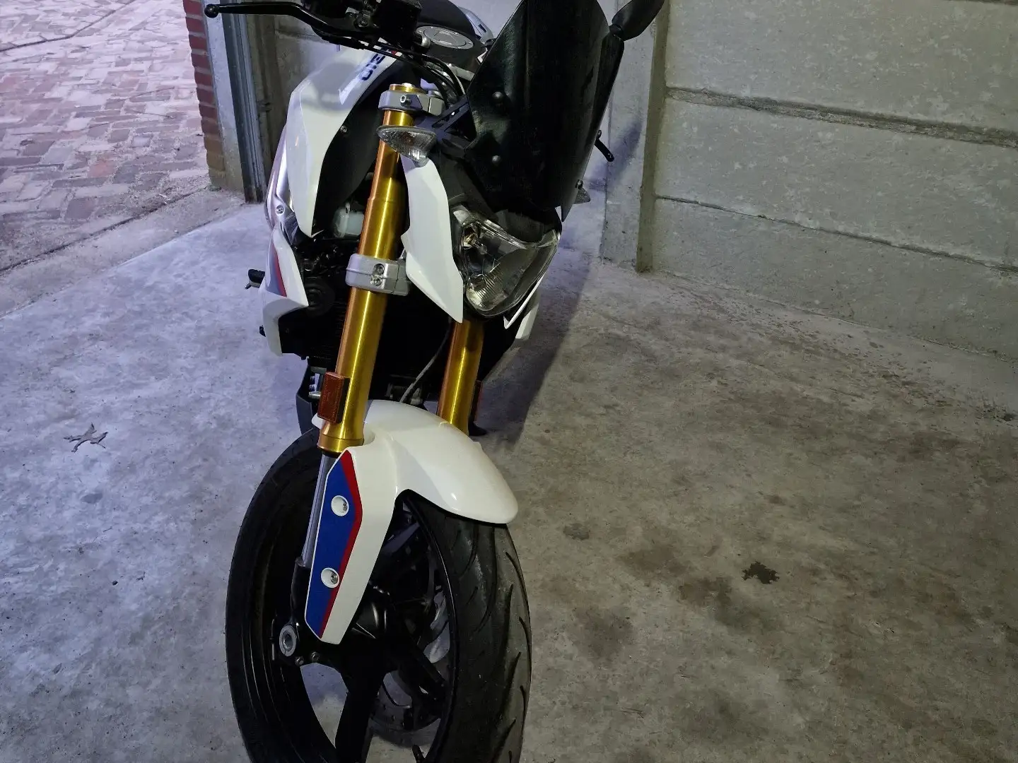 BMW G 310 R Blanco - 1