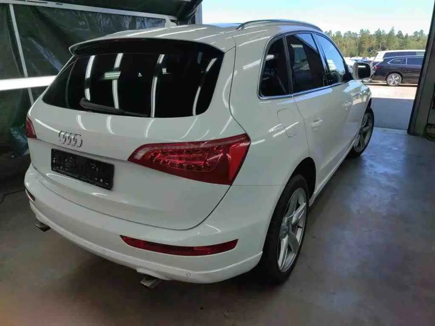 Audi Q5 2.0 TFSI (132 kW) quattro Weiß - 2