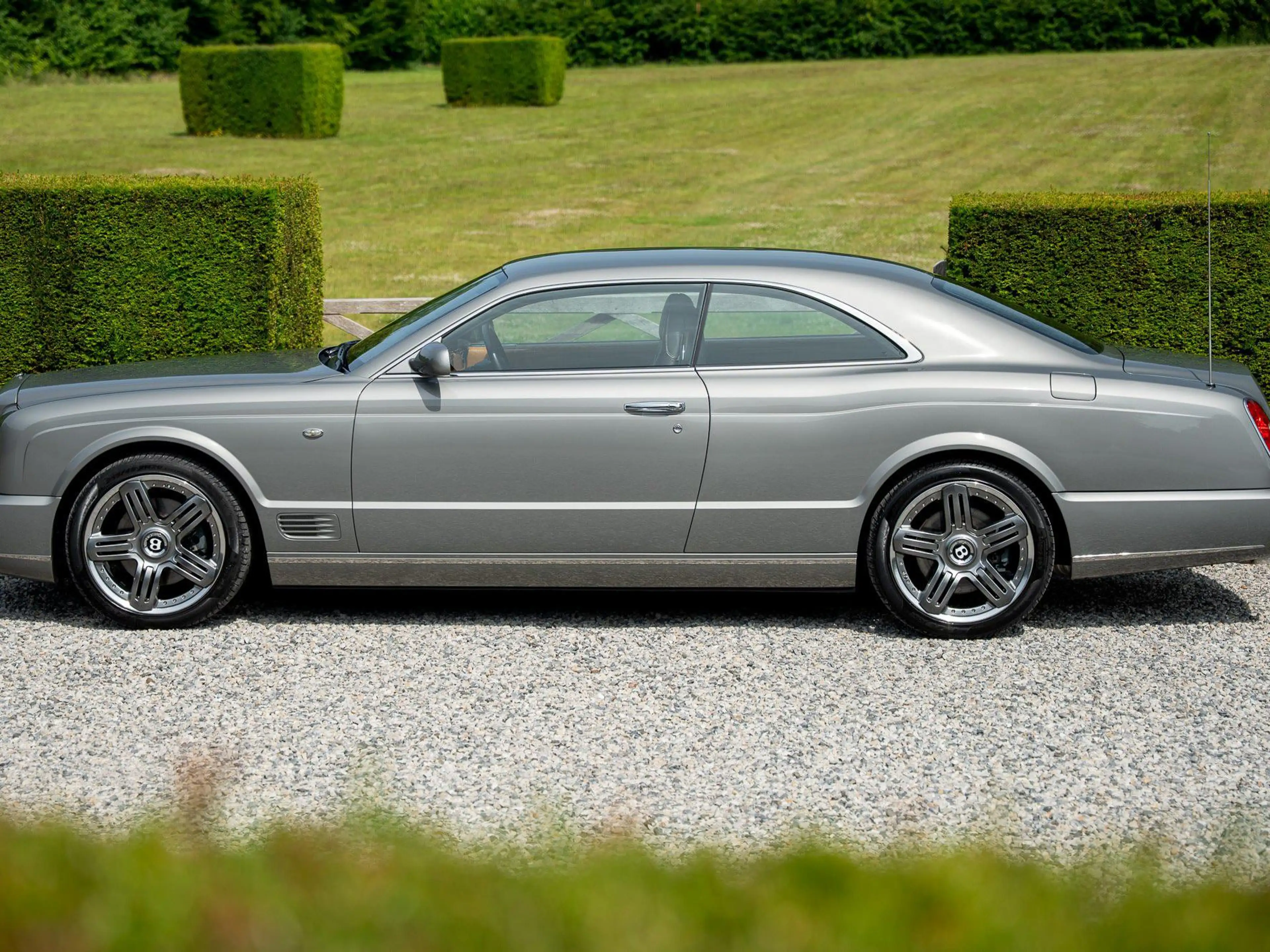 Bentley Brooklands 6.75L V8 - Well Maintened — photo 8