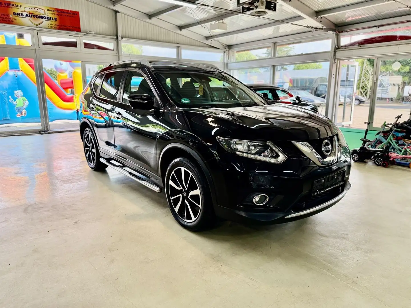 Nissan X-Trail 2.0dci 177PS 4x4 Pano Schwarz - 2