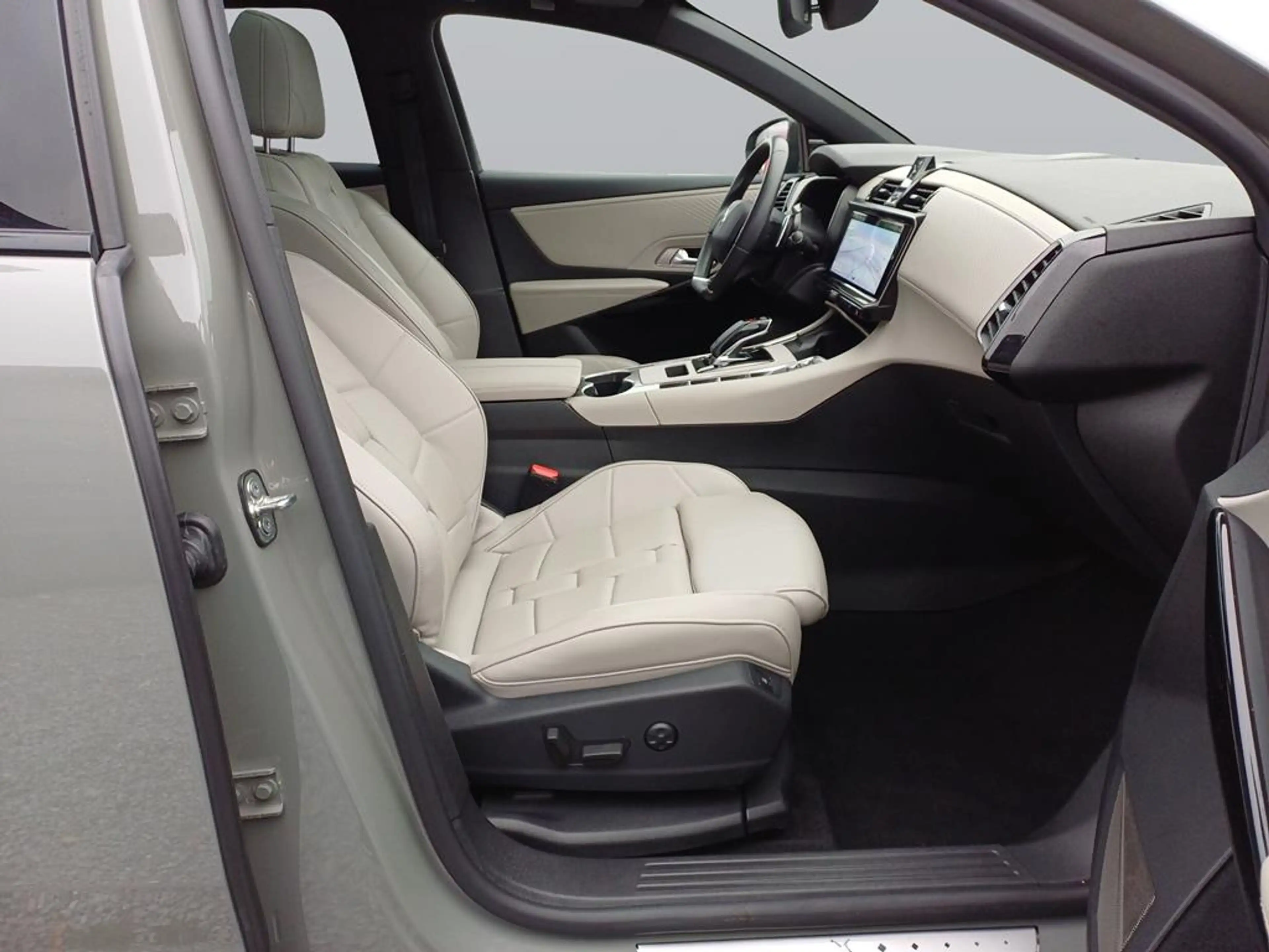 DS Automobiles DS 7 DS 7 OPERA BlueHDi 130 — photo 11