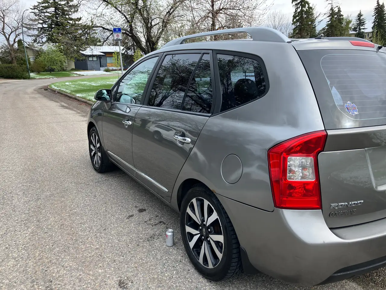 Kia Rondo снимка Kia Rondo