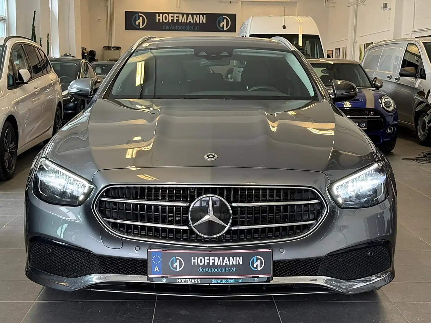 Mercedes-Benz E 300 de PHEV T Aut. HUD/Leder/Distronic Grau - 2