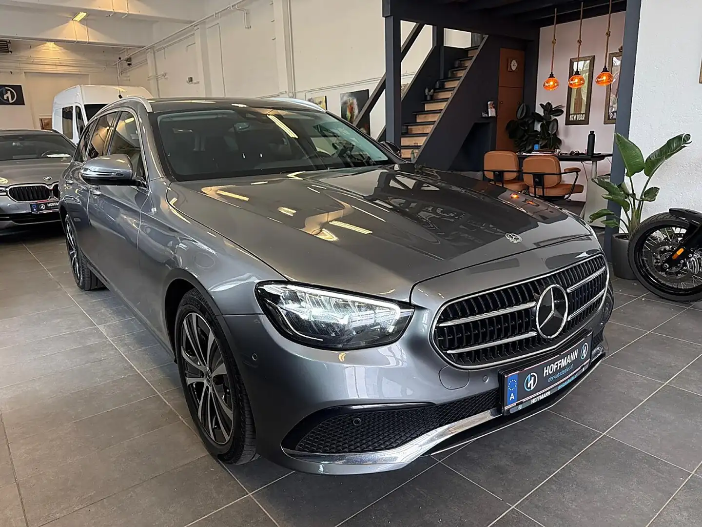 Mercedes-Benz E 300 de PHEV T Aut. HUD/Leder/Distronic Grau - 1