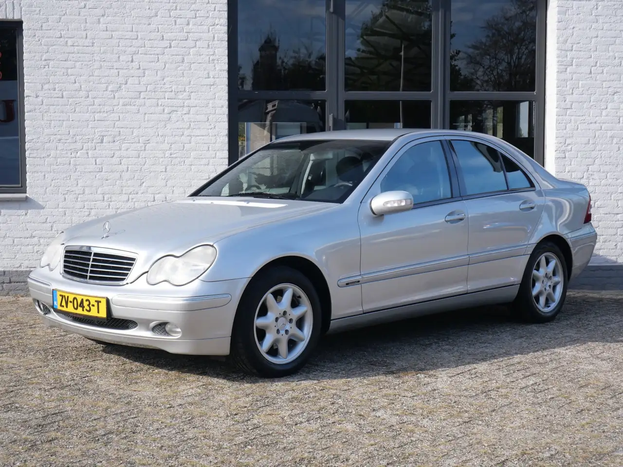 Mercedes-Benz C 240