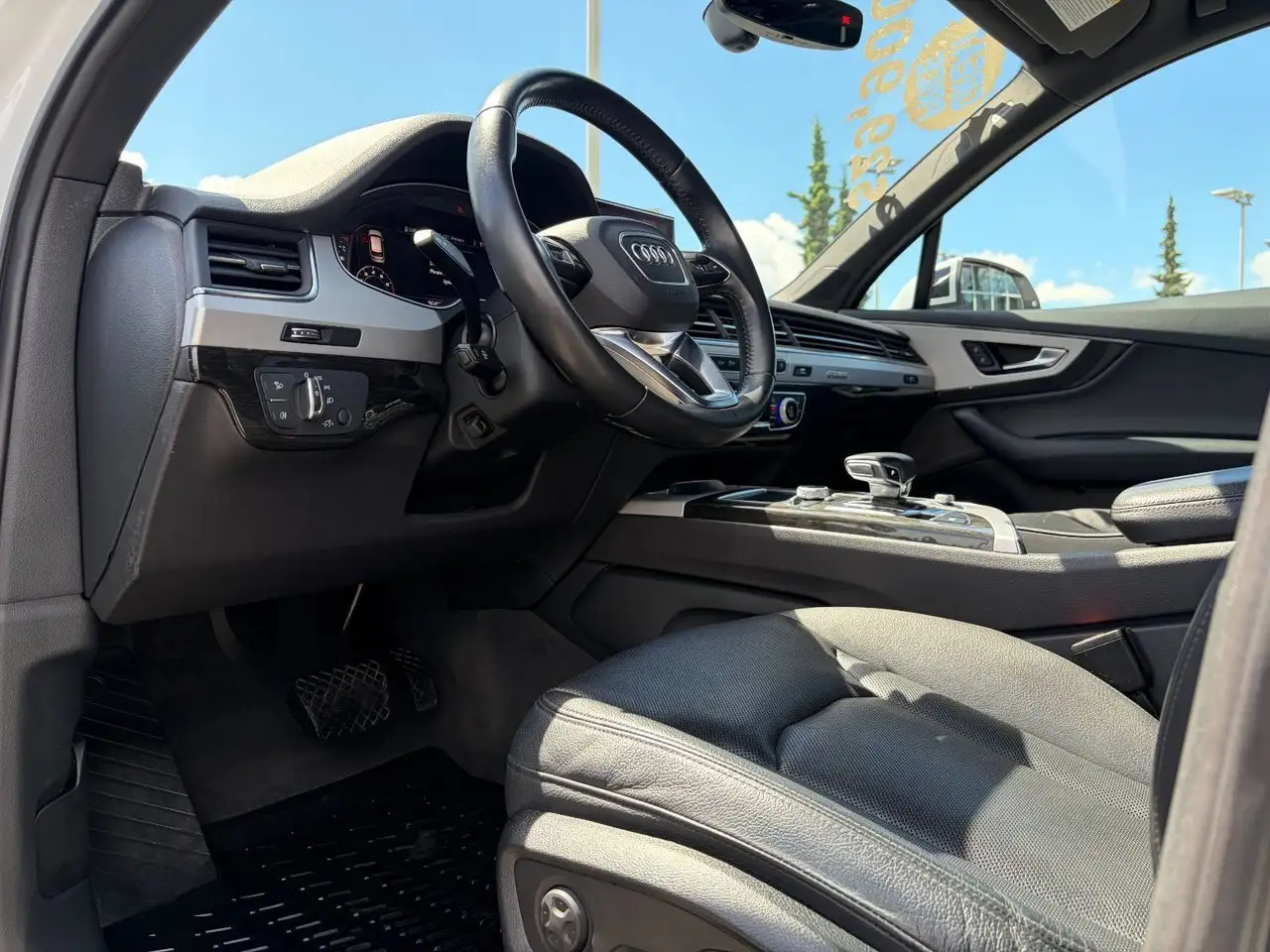 Audi Q7 снимка Audi Q7