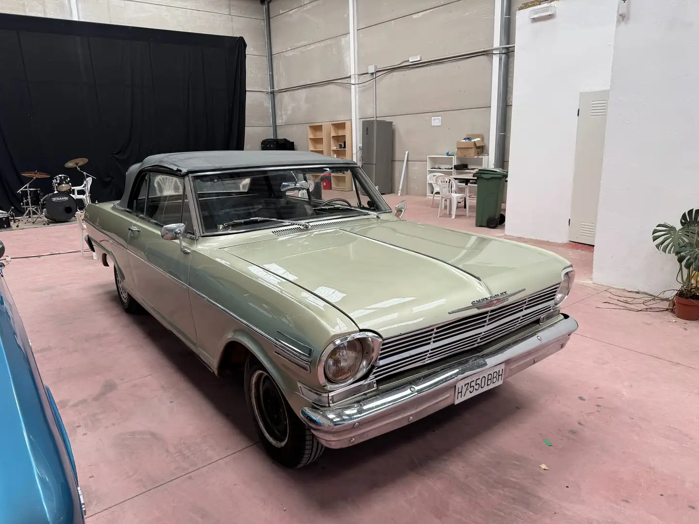 Chevrolet II Nova bež - 1